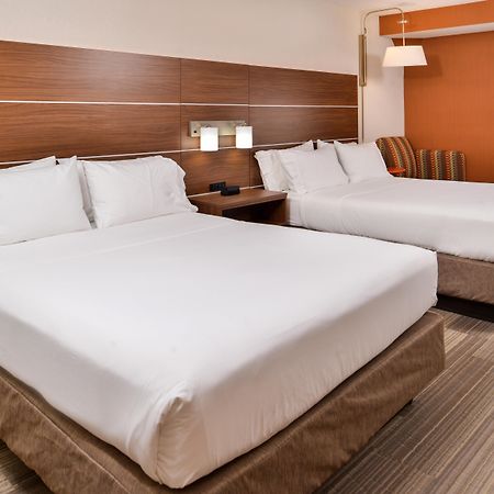 Holiday Inn Express Westley By Ihg Eksteriør bilde