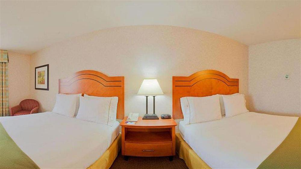 Holiday Inn Express Westley By Ihg Eksteriør bilde