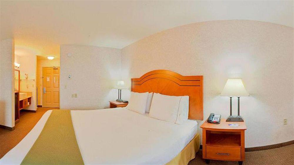 Holiday Inn Express Westley By Ihg Eksteriør bilde