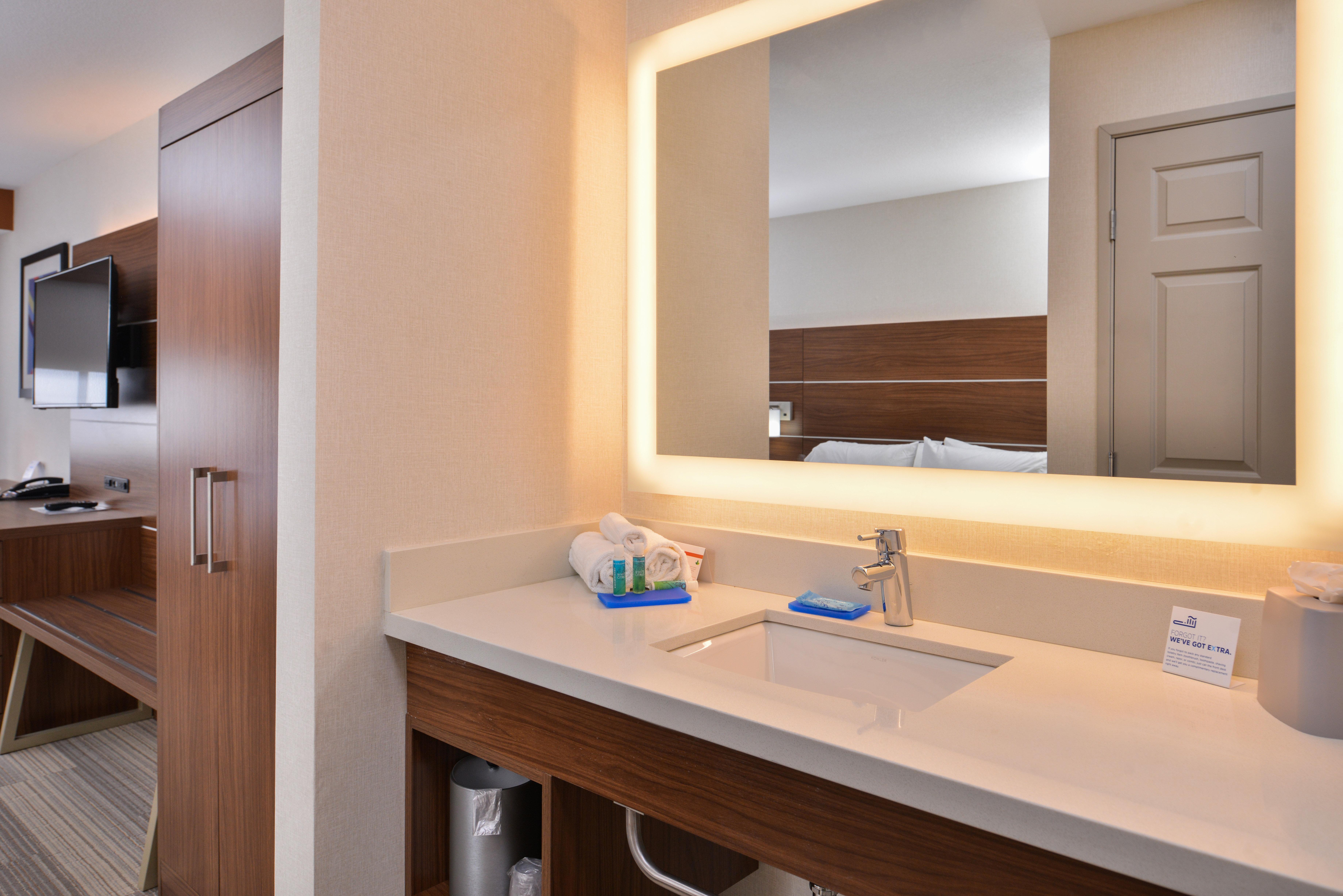 Holiday Inn Express Westley By Ihg Eksteriør bilde