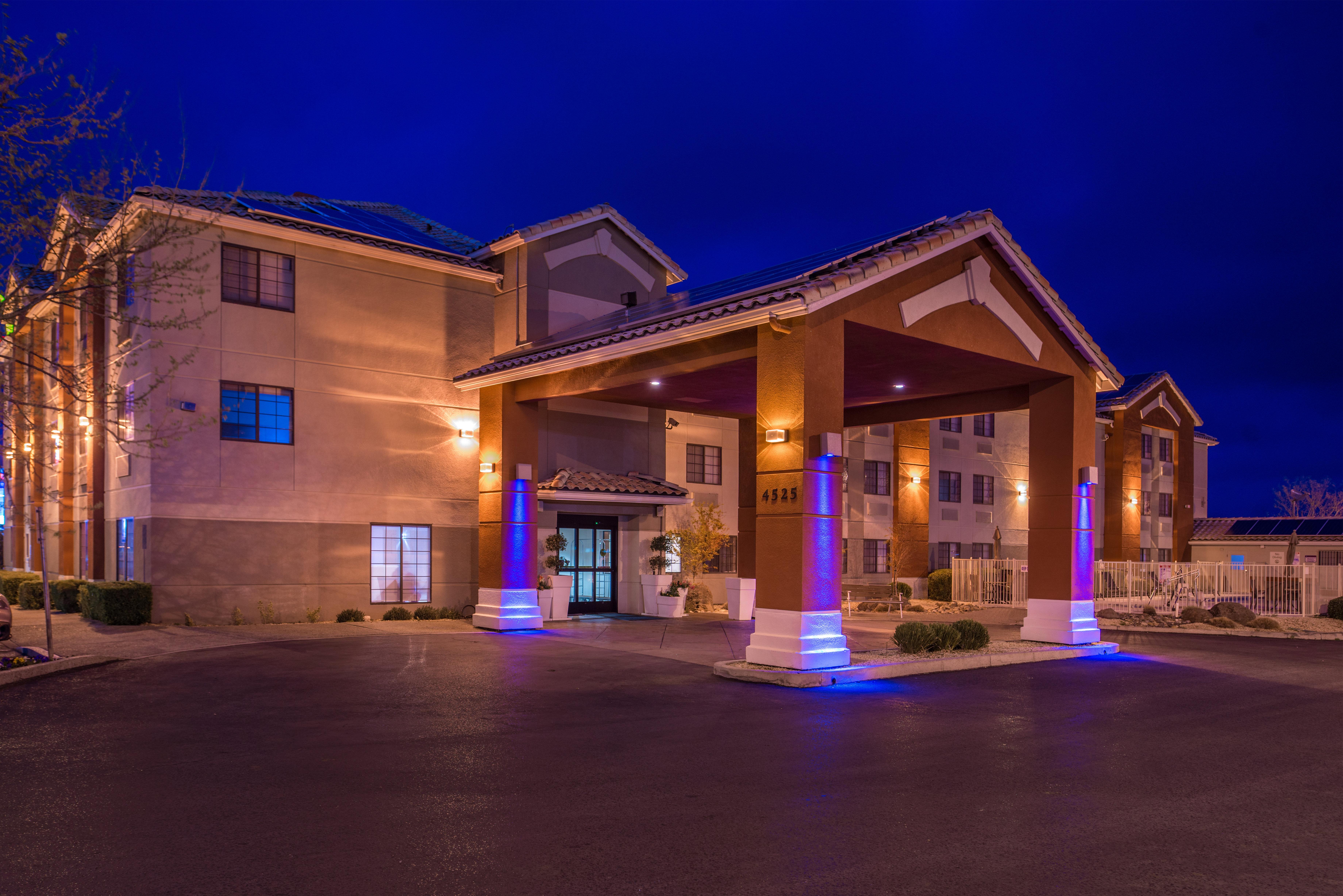 Holiday Inn Express Westley By Ihg Eksteriør bilde