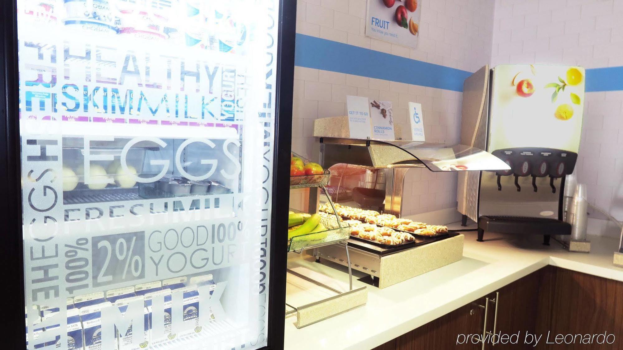 Holiday Inn Express Westley By Ihg Eksteriør bilde