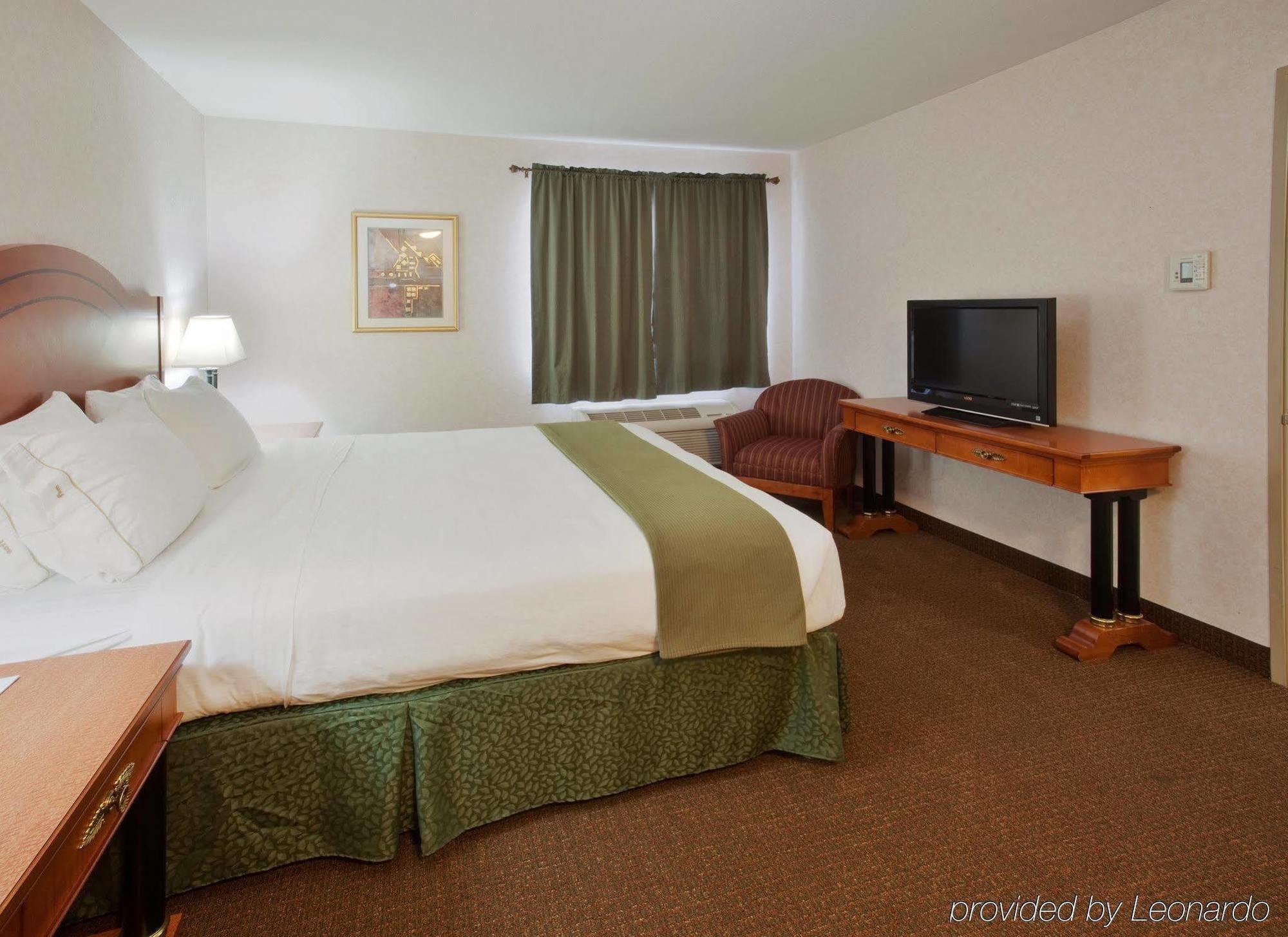 Holiday Inn Express Westley By Ihg Eksteriør bilde